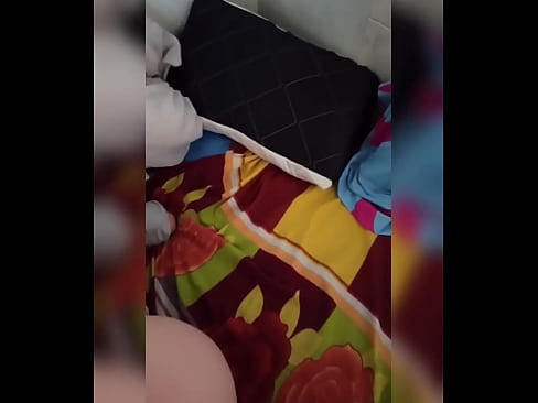 ❤️ Mening xonadoshim uyda yolg'iz qoladi, chunki eri ta'tilga ketadi va men uni sikish va eshagini sut bilan to'ldirish imkoniyatidan foydalanaman ❌ Anal pornoda bizda ❤