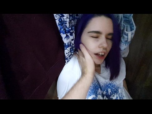 ❤️ Shkafda mening singlimni topib, unga yordam berdi ❌ Anal pornoda bizda ❤